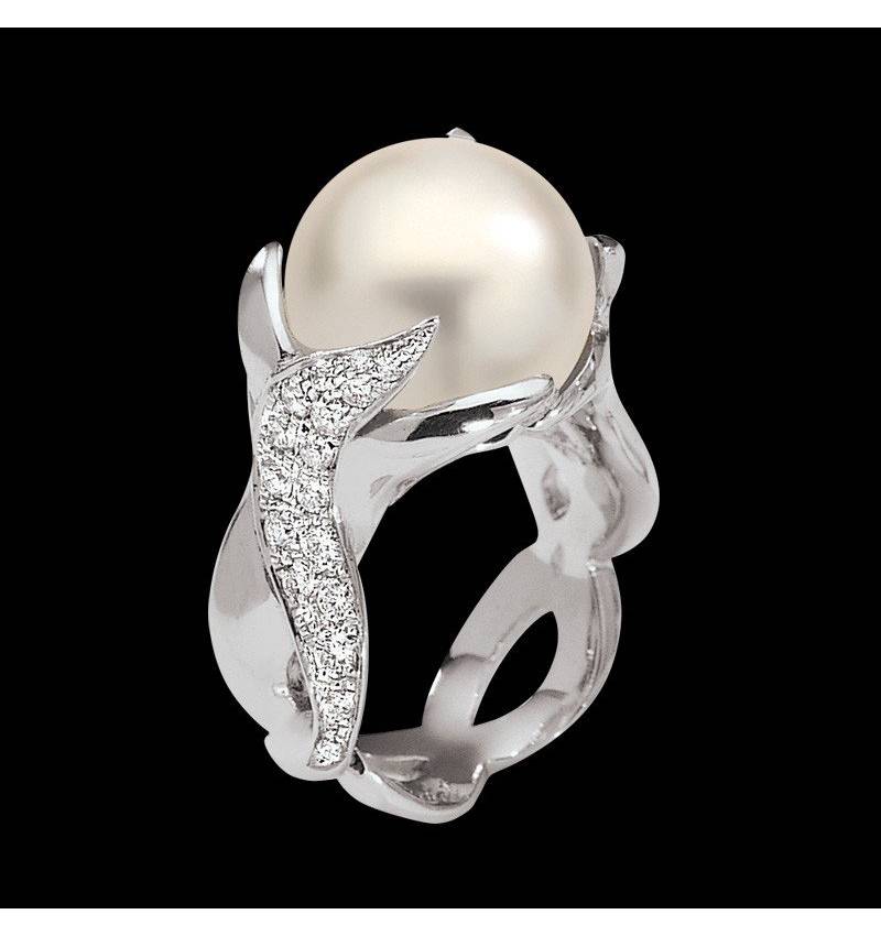White Pearl Engagement Ring White Gold Naïade