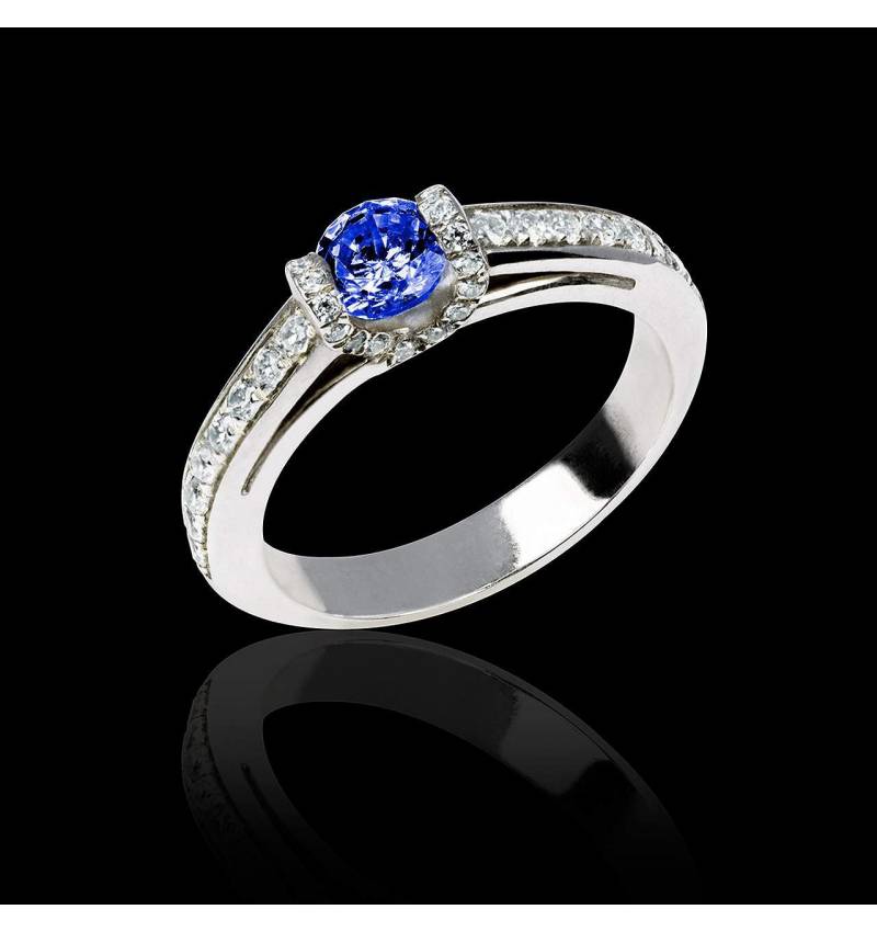 Blue sapphire engagement ring diamond paving white gold Hera
