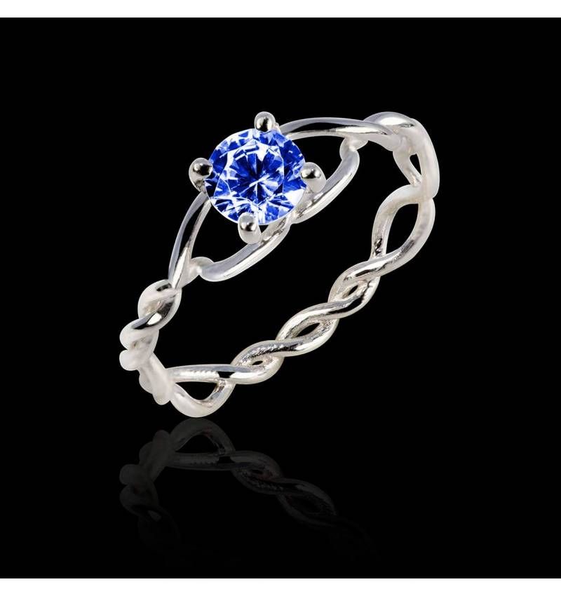 Blue Sapphire Engagement Ring White Gold Entrelassée