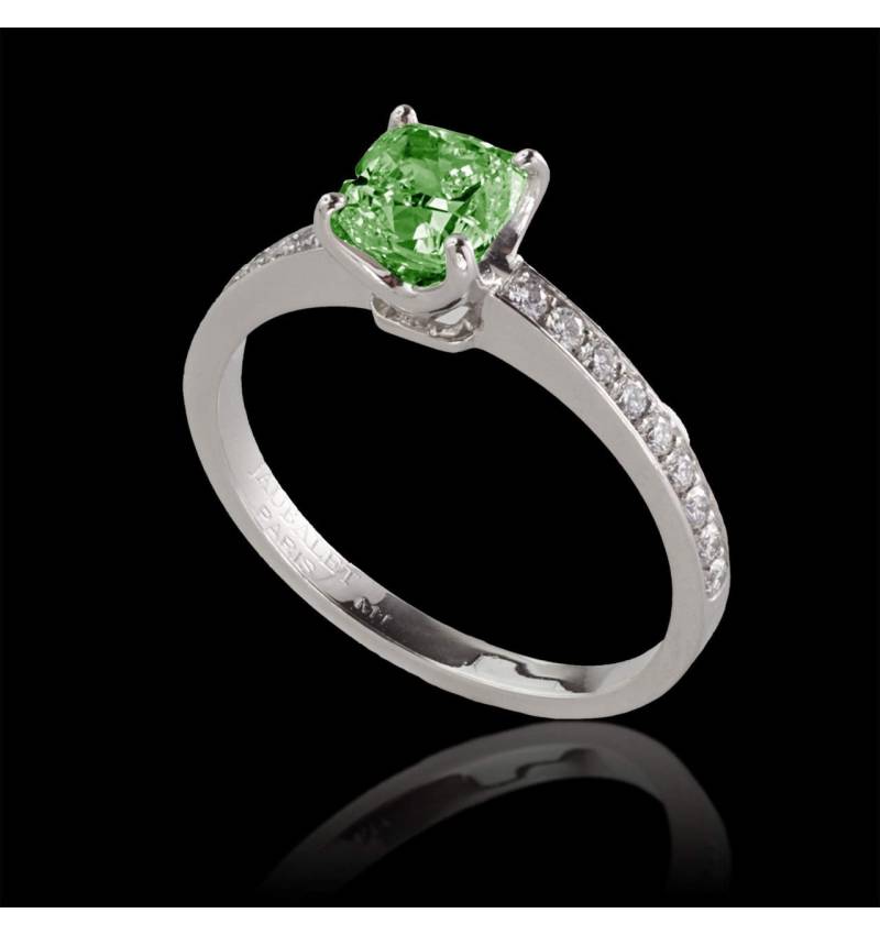Emerald engagement ring diamond paving white gold Sandy
