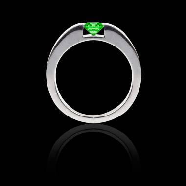 Emerald engagement ring white gold Pyramide