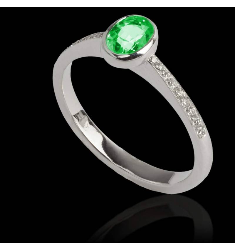 Emerald Engagement Ring Diamond Paving White Gold Ovale Moon