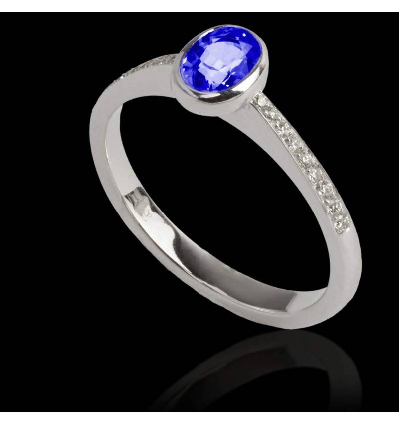 Blue Sapphire Engagement Ring Diamond Paving White Gold Ovale Moon