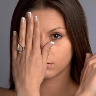 Blue Sapphire Ring White Gold Triangle