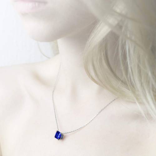 Blue Sapphire Pendant Gold Griffes d'amour