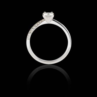 Meryem diamond engagement ring