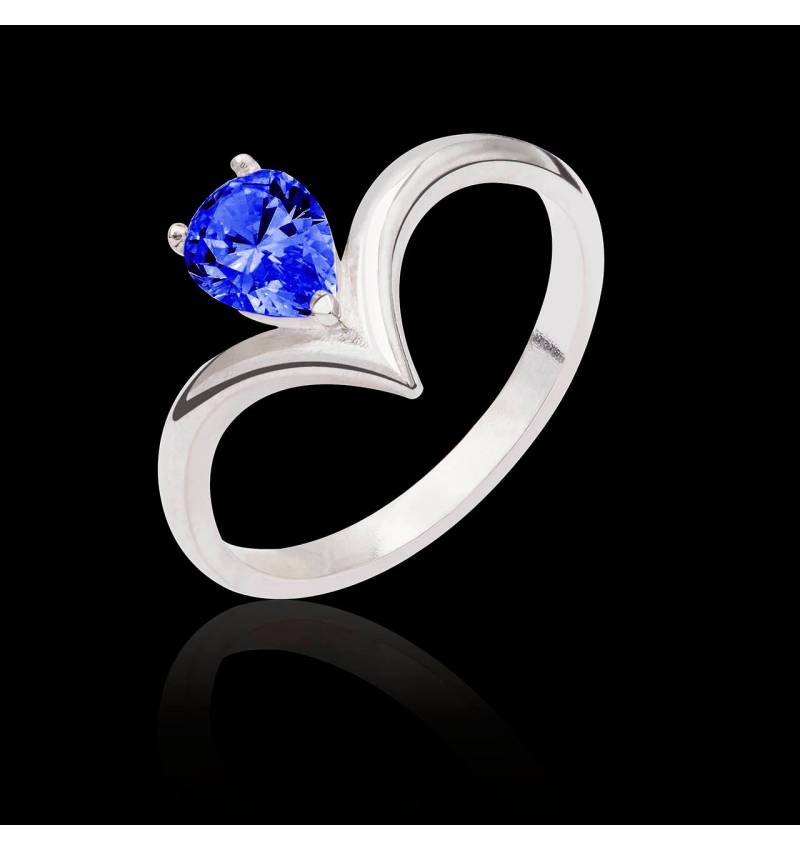 Flavie solo Blue Sapphire Ring