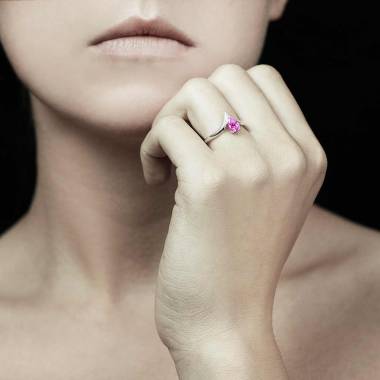 Flavie solo Pink Sapphire Ring