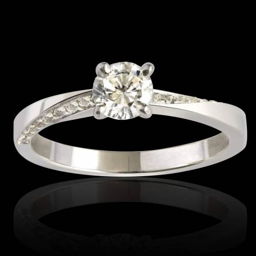 Meryem diamond engagement ring