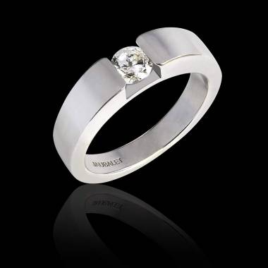 Round Diamond Engagement Ring White Gold Pyramide