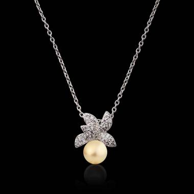 Céleste Gold Pearl Pendant