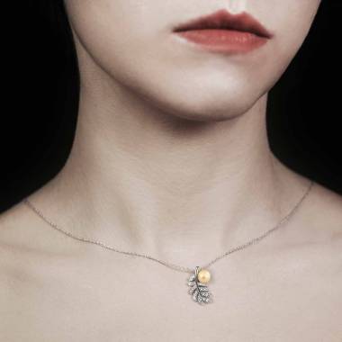 Plume Gold Pearl Pendant