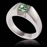 Emerald engagement ring white gold Pyramide