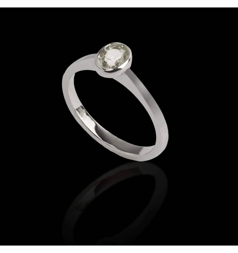 Oval diamond engagement ring white gold Moon solo